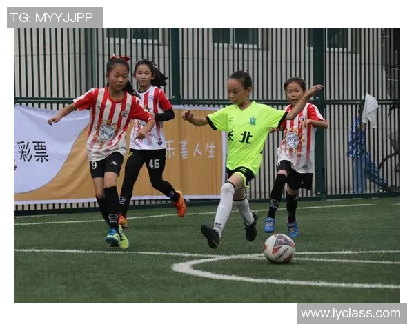 足球明星人物简介与精彩瞬间全景展示带你领略绿茵场上的传奇风采 足球明星人物简介与精彩瞬间全景展示带你领略绿茵场上的传奇风采