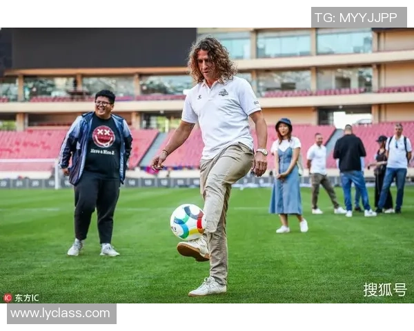 足球明星私下穿搭风格大揭秘时尚便服图片大全欣赏 足球明星私下穿搭风格大揭秘时尚便服图片大全欣赏